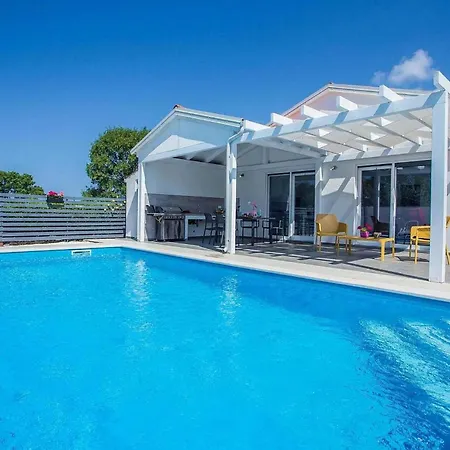 Holiday home Sunrise Pula