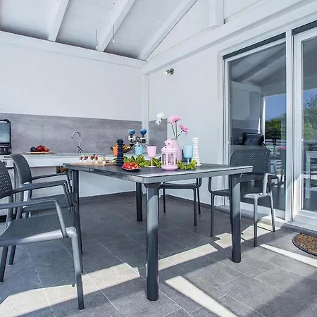 Semesterbostad Sunrise